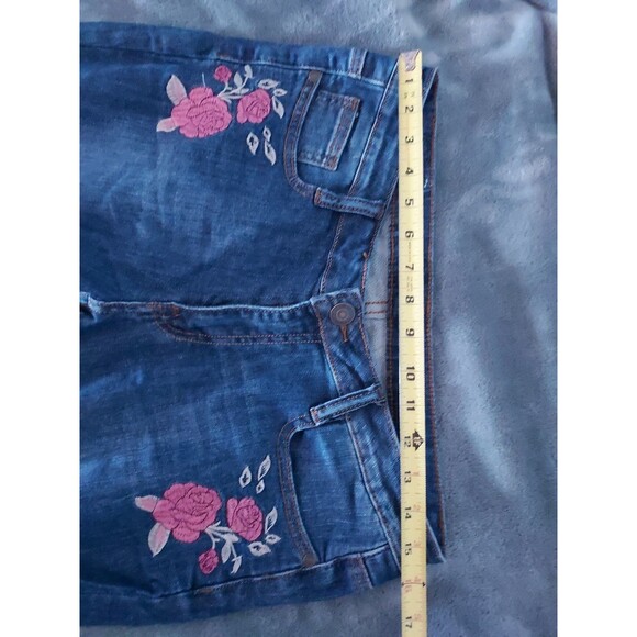 Machine Woman’s Floral Embroidered Distressed Skinny Blue Jeans Junior Size 13 - Picture 4 of 5